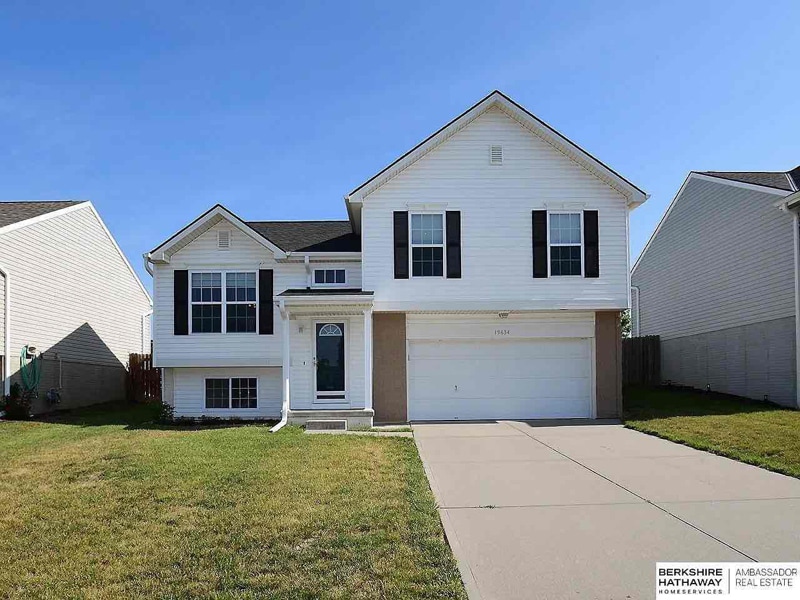 19634 W St, Omaha, NE 68135 House Rental in Omaha, NE