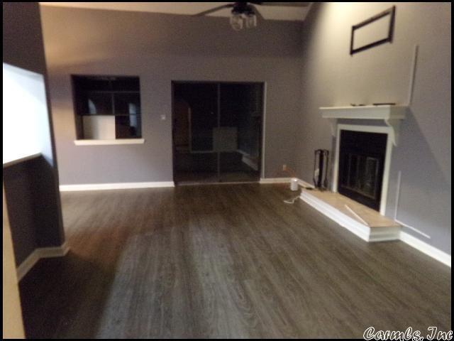 Foto del edificio - 301 Kings Row Dr