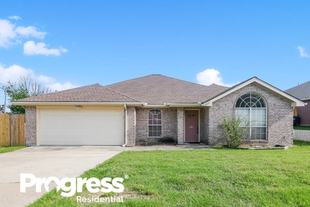 Foto principal - 6601 Basswood Dr