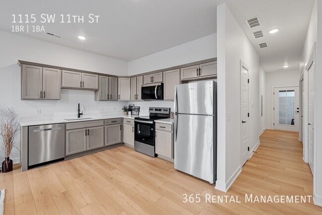 Building Photo - 1115 SW 11th St