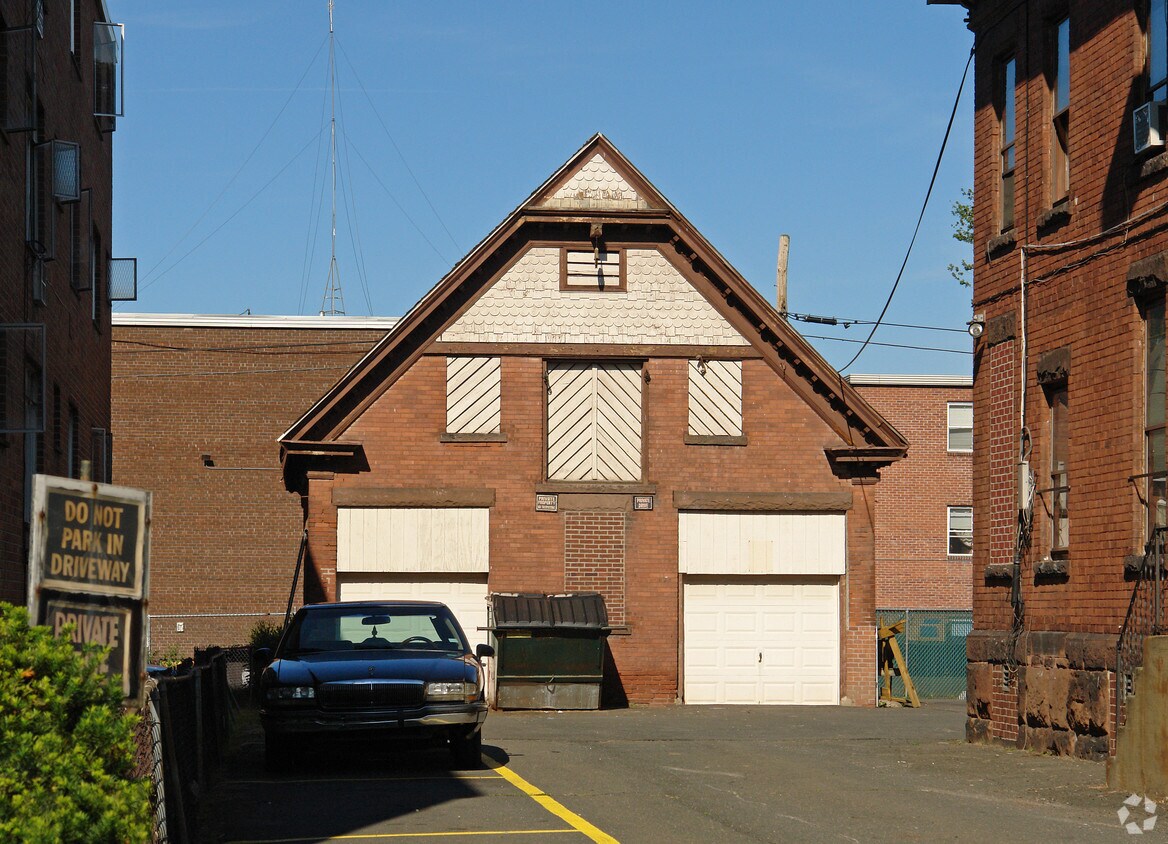 Building Photo - 35-37 Imlay St