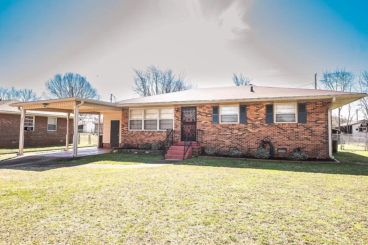 1004 Waverly Ave, Muscle Shoals, AL 35661 House Rental in Muscle