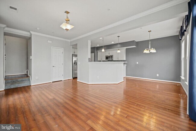 Building Photo - 25253 Laureldale Terrace