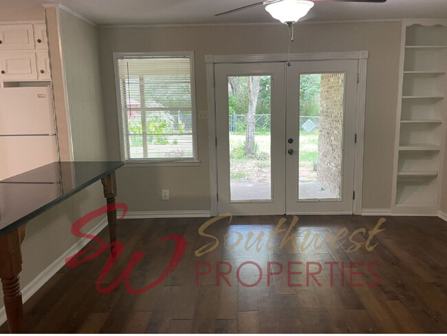 Foto del edificio - Lovely 3 bedroom home in established, quiet neighborhood