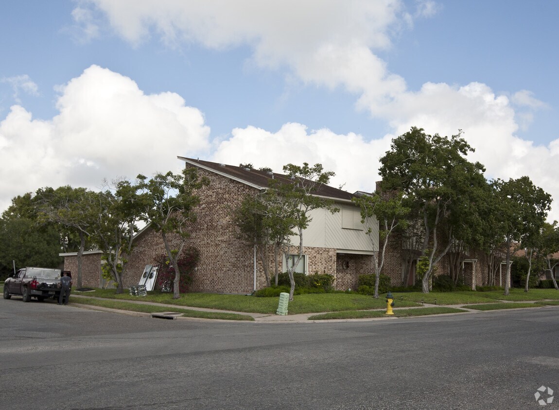 Building Photo - 6513 Long Meadow Dr