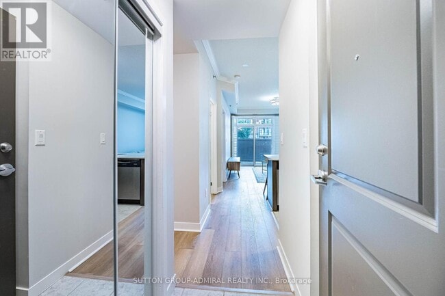 Photo du bâtiment - 5317 Upper Middle Rd