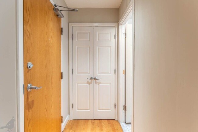 Foto del edificio - Cozy Columbia Heights Studio!