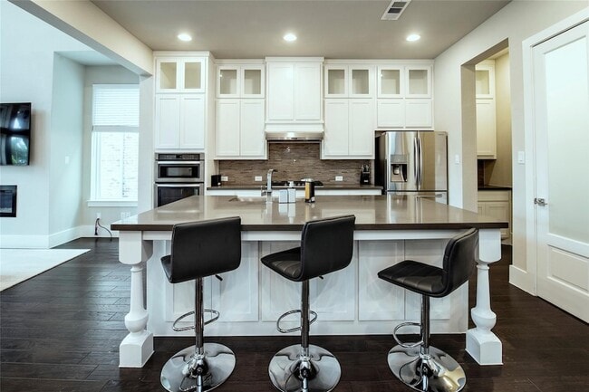 Foto del edificio - 6812 Royal Liverpool Dr