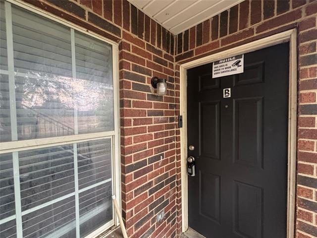 Foto principal - 300 S Magnolia St