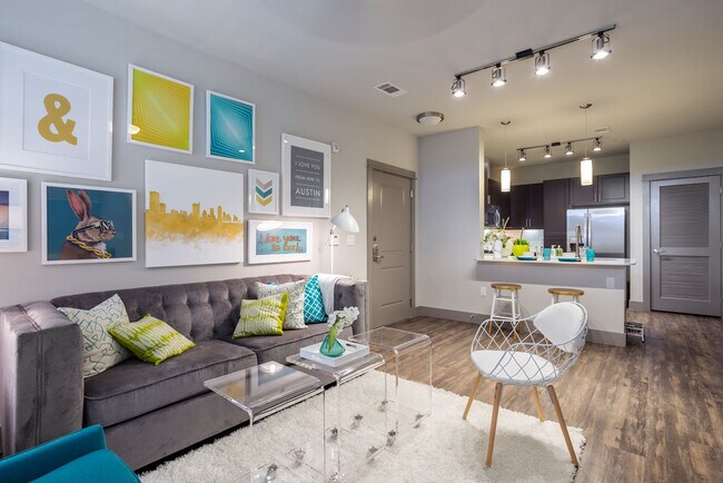 Building Photo - Supercalifr- 1 BR Apartment
