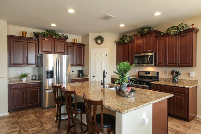 Building Photo - 7271 S Via Cabana