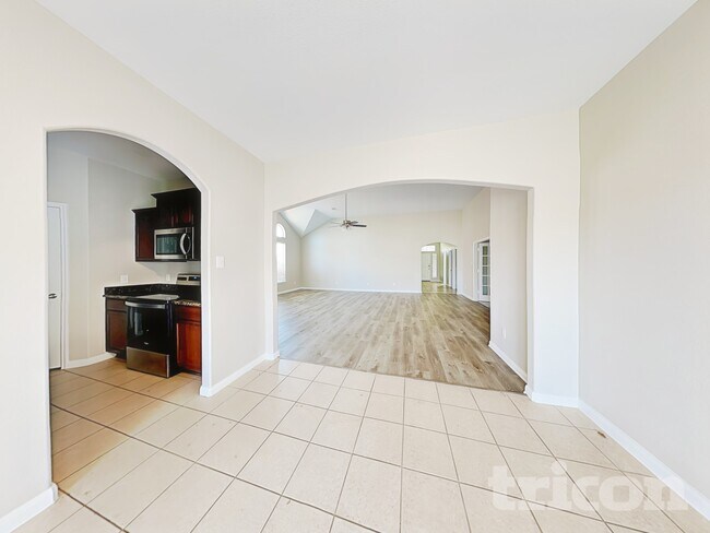 Foto del edificio - 213 Lamont Rd