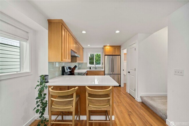 Building Photo - 2Bd/2.5Ba Seattle Townhouse
