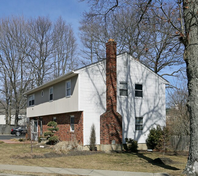 Building Photo - 970 Park Ave