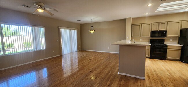 Foto del edificio - 2 bed 2 bath Franklin patio home in Sun City Anthem!