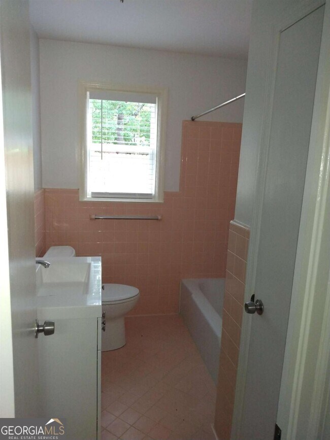 Building Photo - 5134 Indie Cir SE