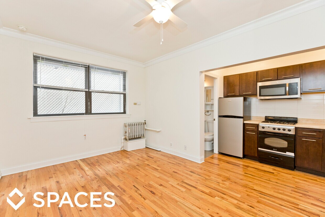 Building Photo - 4440 N Wolcott Ave