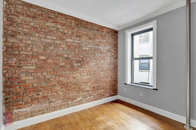 Foto del edificio - 314 E 106th St