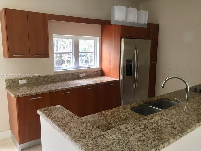 Foto del edificio - 2700 NE 184th Terrace