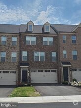 Building Photo - 3302 Treviso Ln
