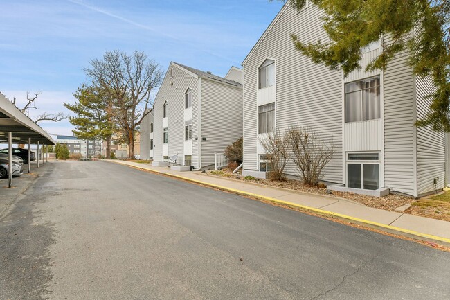 Building Photo - $0 DEPOSIT OPTION.  CHARMING 2 BED 2 BATH ...