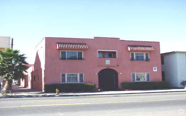 Building Photo - 927 Magnolia Ave