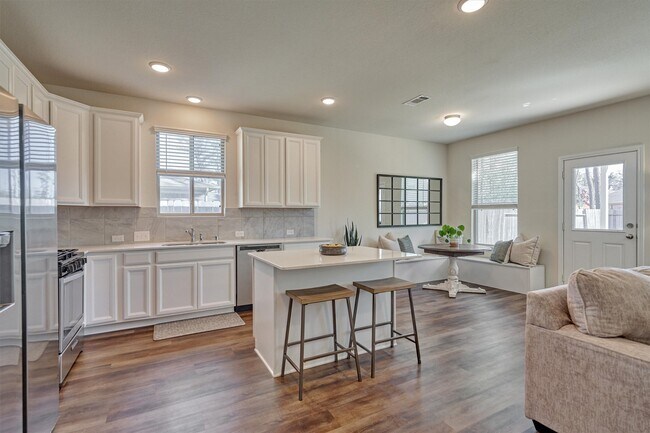 Foto del edificio - 4417 Longleaf Timbers Ct