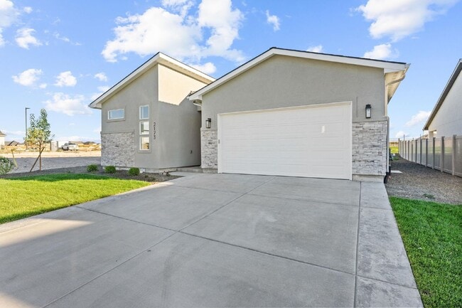 Building Photo - Charming 3 Bed, 2 Bath Home in Nampa, ID with Spacious Layout and Modern Touches!