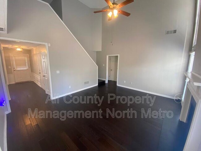 Building Photo - 345 Avebury Ct