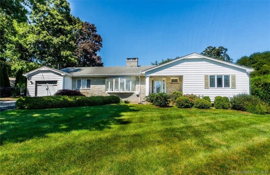 Primary Photo - 85 Admiral Dr