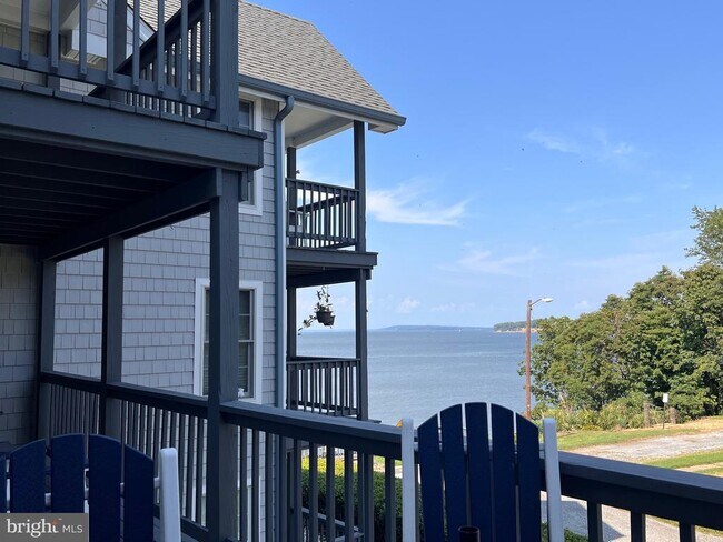 Building Photo - 1 Bayview Rd