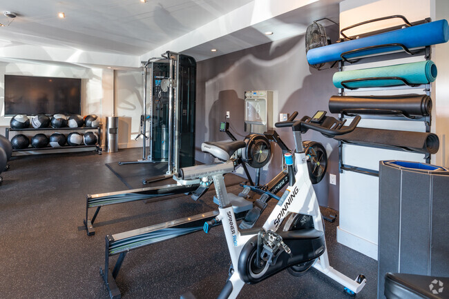 Fitness Center - Pinnacle at Nob Hill