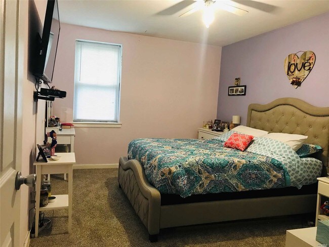 Foto del edificio - 22 Mulford Pl