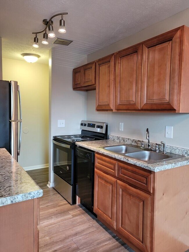 Cameron Park Apartments 2702 Industrial Dr Bowling Green, KY