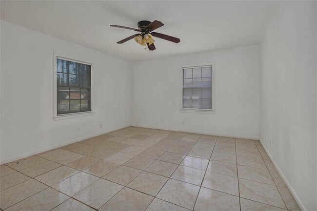 Foto del edificio - 150 Fairway Oaks Dr