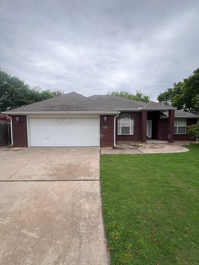 Primary Photo - 4690 Bailey Cir