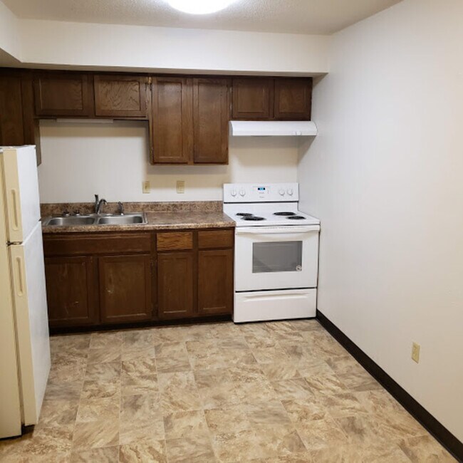 925 R Ave Unit 104, Nevada, IA 50201 Condo for Rent in Nevada, IA
