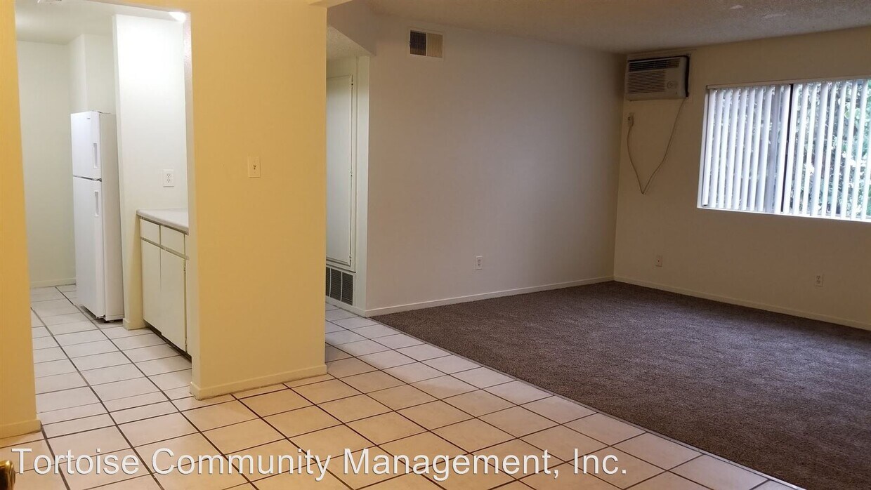 Primary Photo - 4303-4401 Manchester Ave