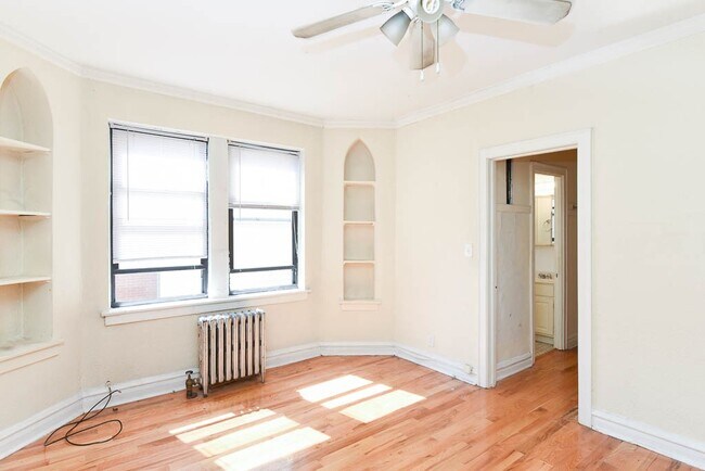 Foto del edificio - 4842 N Damen Ave