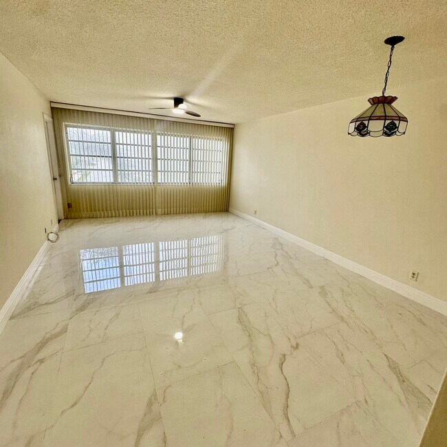 Foto del edificio - 330 SE 2nd St