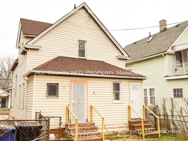 Foto del edificio - 3525 W. 52nd Street. 1 Bed, 1 Bath