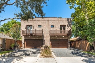 Building Photo - 819 Algregg St