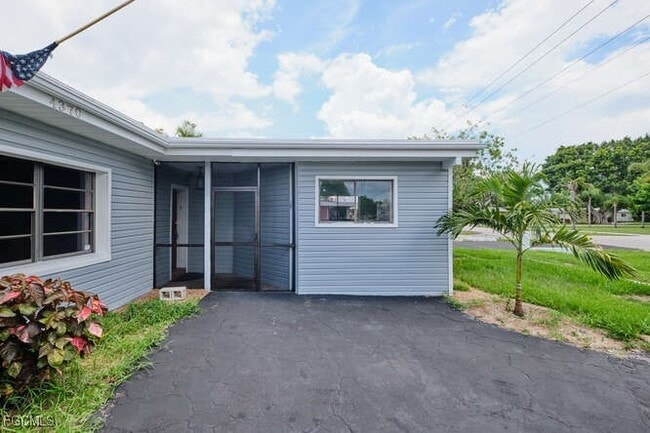 Foto del edificio - 4370 Deleon St