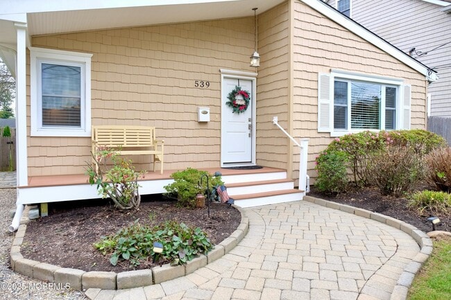Foto del edificio - 539 Woodland Ave
