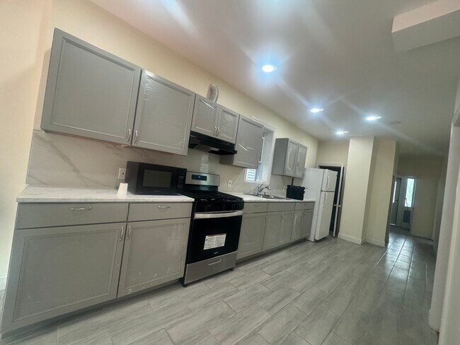 Foto del edificio - 92 N Allen St