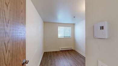 Interior Photo - Crown Pointe