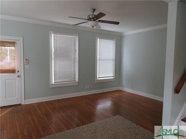 Building Photo - 105 W 31st St