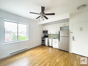 Building Photo - Sunlit Bushwick 2-Bed Plus a 3rd Room / Pr...