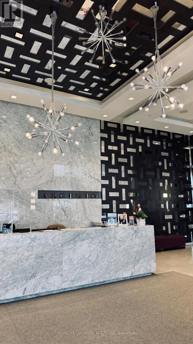 Photo du bâtiment - 18 Graydon Hall Dr