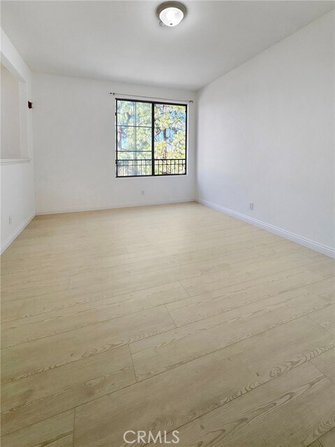 Building Photo - 1505 Elk Grove